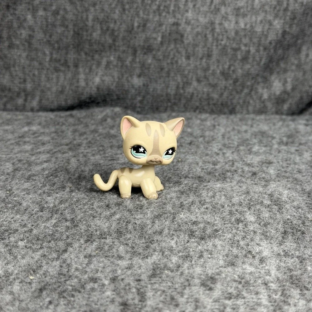 Littlest Pet Shop Beige Grey Cat #468 Figure Hasbro Blue Eyes 2004 LPS Toy